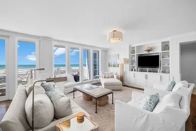 Image de Accès exécutif à la maison! Dernier étage Gulf Front Condo! Vues étonnantes!
