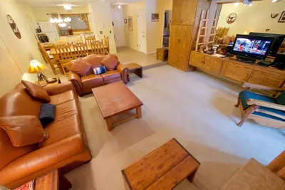 Image de Séduisante 2 chambres, 2 salles de bains appartement à distance de marche des pistes et la ville