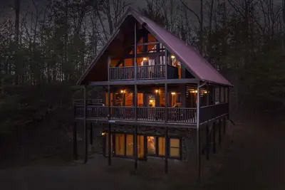 Image de Luxe 3 Chambre Gatlinburg Cabine avec Home Theater chambre et Sauna