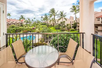 Image de 2-Story w/Relaxing Lanai, Island Décor, Kitchen, Washer/Dryer–Kamaole Sands 5411