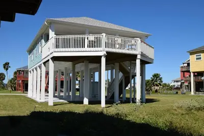 Image de Idéalement situé à Crystal Beach avec une vue imprenable - Chateau Des Fontenot