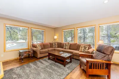 Image de Grande terrasse, Vélos, Ping-Pong, Baby-foot, Cuisine stockée, Nouveaux téléviseurs - Mtro11