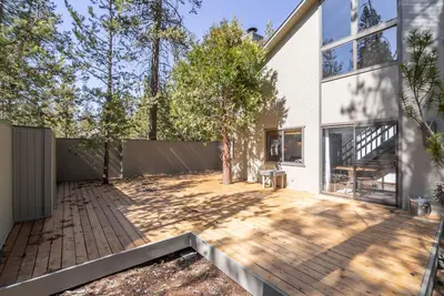 Image de Près de Sharc (6 passes) Spa privatif, prêt de vélos, Loft, Table de billard, grand pont