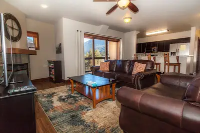 Image de Spacieux Condo w / vue sur la pente, Master w / Kitchenette et propre entrée, Wifi gratuit