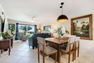 Image de Unité 114 - Profitez du balcon et du service de plage gratuit