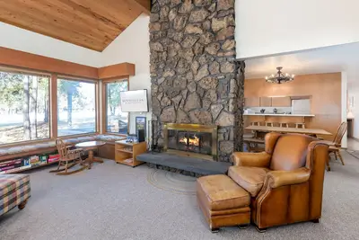 Image de Le terrain de golf, grande terrasse, la moto, à pied du village et la piscine! - Aug04