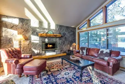 Image de 4 Br Home avec 2 Master Suites et une vue imprenable sur la rivière Deschutes-Loon06