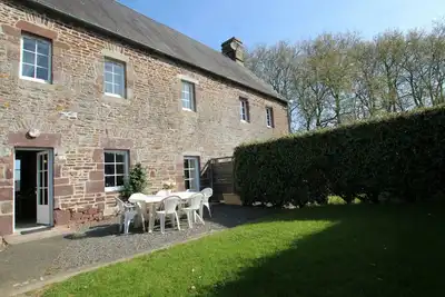 Image de Charmante maison avec cheminée et animaux admis à Ver