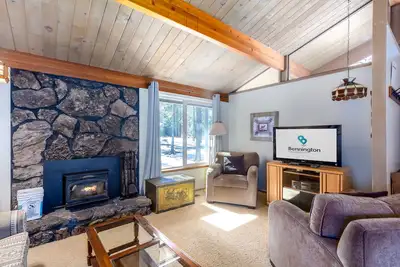 Image de Cozy 2 Bedroom Mtn Cabin, petite promenade au village et Starbucks - Elk10