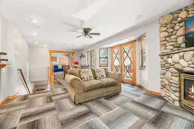 Image de Vista Retreat- Spa extérieur et table de billard