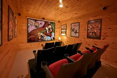 Image de 3 Br, Animaux acceptés Chalet de luxe avec une vue imprenable et Home Cinéma Chambre