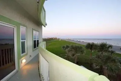 Image de Front de mer, propriété magnifique en vedette sur Hgtv Beachfront Hunt Bargain Hunt