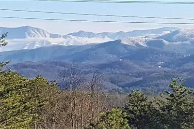 Image de Vues! Emplacement! Wifi Haute Vitesse! Cosy Perfect Beau Baignoire * Romantique! !