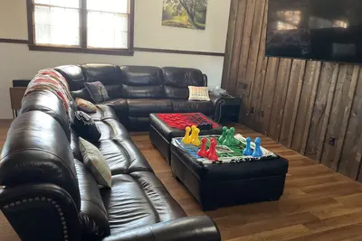 Image de 2 familles pour le prix de 1 spacieux 5 lits 3 salles de bain - Six drapeaux - Braves - Aquarium