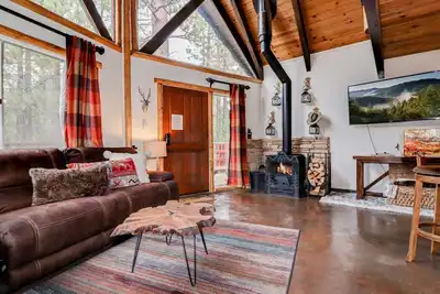 Image de L'ours Rusthy: luxe! L'Internet! Super emplacement central! Bbq au propane!