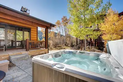 Image de * Beautiful * 4Br Townhome w / bain à remous privé! Les enfants skient gratuitement!