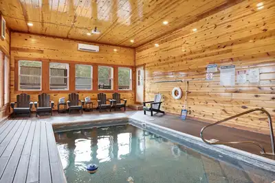 Image de Nouvelle cabine de luxe avec piscine intérieure et théâtre