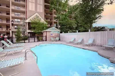 Image de Belle Top Floor Condo 2 chambres - minutes du centre ville - 6 personnes