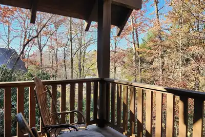 Image de Adorable cabane à Black Mountain, nichée dans les arbres, avec une sensation naturelle! Comprend un Biltmore Pass!