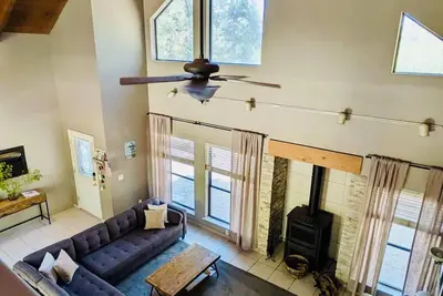 Image de Maison de vacances spacieuse et moderne près de Yosemite & Bass Lake avec terrain de pétanque