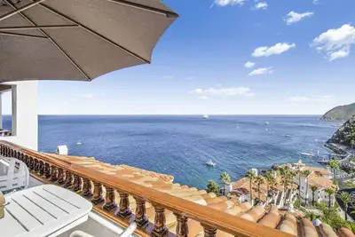 Villa de luxe, vue imprenable sur l'océan, chariot de 6 places, Wifi