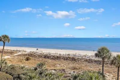 Image de 479 Captains Walk - Direct Oceanfront 4th Floor Views - Spectacular Remodel in Palmetto Dunes!