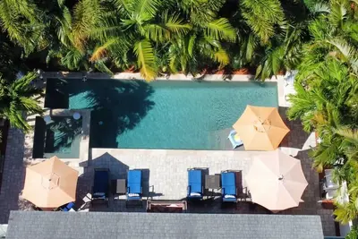 Image de Choisissez Castaway Cottage! Super piscine / proche de la plage!