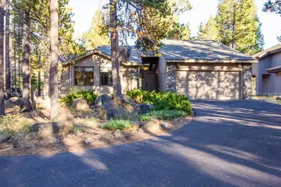 Image de Surplombant le 17e vert, marche ou vélo à la rivière Deschutes - Malh10