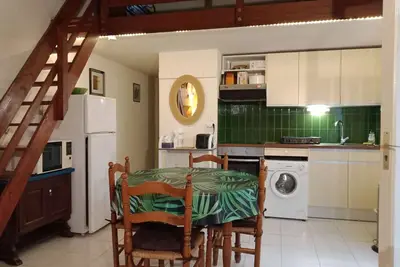 Image de Villa T2 avec mezzanine, terrasse, parking privé, proche commerces et plage, calme, 6 couchages
