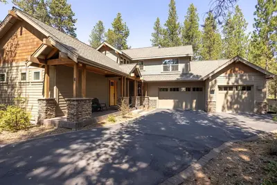 Image de Grande maison de réunion, vue sur le parcours de golf, salle Bonus, table de billard - Dora06