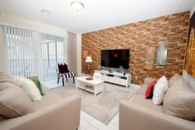 Image de À quelques minutes de Disney, d'un barbecue, de chambres à thème pour enfants, de 2 suites principales, d'une connexion Wi-Fi gratuite