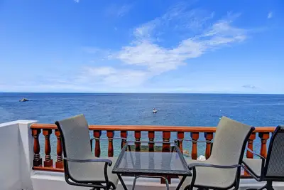 Villa avec vue imprenable sur l'oc��an, sans marche + 2 balcons priv������s