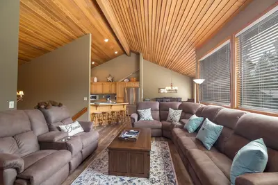 Image de Sequoia # 1- 3 Suites, 12 passes Sharc, bain à remous privé, très bien situé avec A / C!