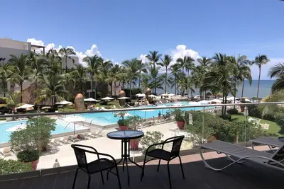 Image de Vente d'automne Promotions De Vacances Icon Vallarta Condo sur la plage