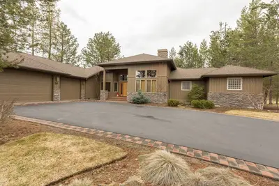 Image de Maison de plain-pied de luxe sur un demi-acre, situé sur le terrain de golf - Vist16