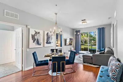 Image de Tropicale 3-lit élégant, condo de 2 salle de bain avec beaucoup de place pour jusqu'à 8 personnes.