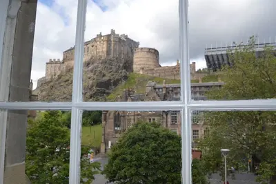 Image de Appartement Grassmarket avec vue imprenable sur le château d'Édimbourg