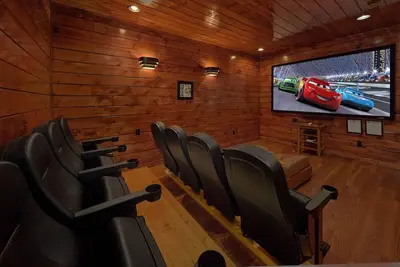 Image de 4 Chambre, 4. 5 cabines de bain de luxe avec Home Cinéma et sauna