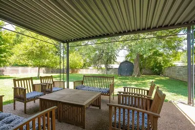 Image de Hip, Rustic Ranch Style Home in East Nashville