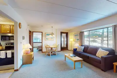 Image de Mountain Green Ski & Golf Resort 2-E6 en face des remontées mécaniques