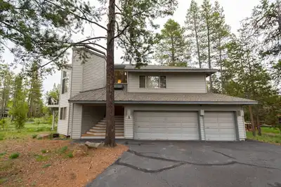 Image de Spa privatif, table de ping-pong et de baby-foot, 10 laissez-passer illimités Sharc