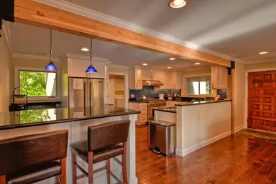 Image de Luxury Mountain Home avec bain à remous, douche Spa, Grand jacuzzi intérieur et Wifi