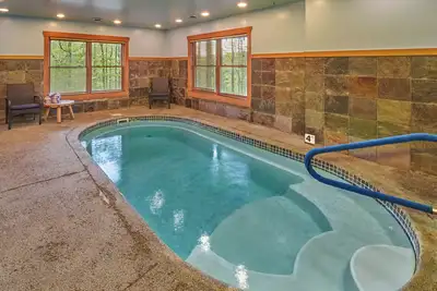 Image de Piscine privée à l'intérieur cabine - 8 personnes