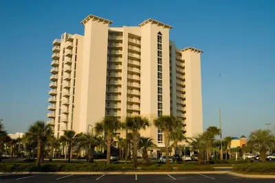 Image de Magnifiquement mis à jour Beach Condo Condo Au 8ème étage avec une vue imprenable!