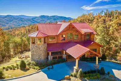 Image de Summit Castle: Nouvelle construction '18 ~ 3. 5 acres ~ Puits de feu ~ Théâtre ~ Salle de jeu ~ Bunks ~ Jardin ~ Wifi