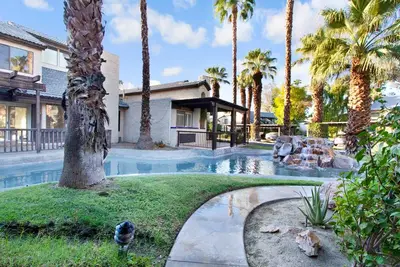 Image de Spacieux Condo de Style Espagnol à Los Pueblos + Lagon Rempli de Koï + Piscine & Spa