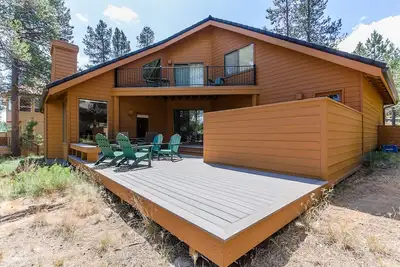 Image de Walk to Fort Rock Park, bain à remous, grande terrasse pour barbecue, vélos - Tan038