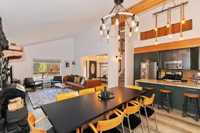 Image de My Happy Lieu: Shuffleboard! Marchez vers le lac! Près de Snow Summit! Internet!