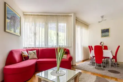 Image de Trois Br ✦ Grand appartement entièrement équipé✦ Centre ville et proximité de la plage ✦