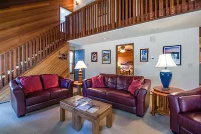 Image de Cul-de-sac tranquille entre la chemin��e à bois Village & Fort Rock - Ceda03